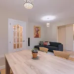 Vivienda Turistica Reformada En Zona Residencial Con Garaje Y Wifi